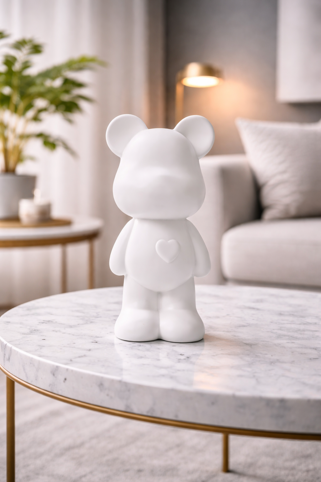 White Heart Bear – Pure Eleganz im minimalistischen Design